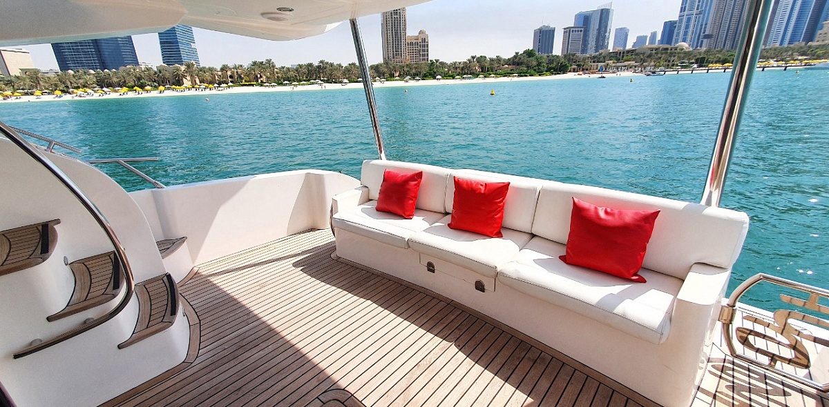 Аренда моторной яхты Majesty 56 XCLUSIVE III в Дубае